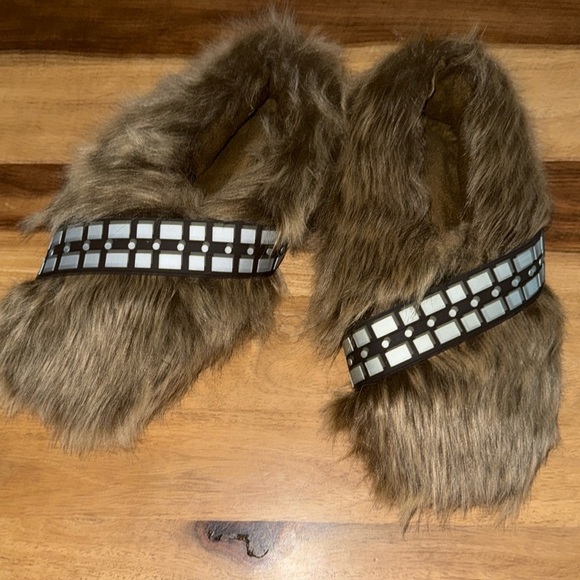 Star Wars Chewbacca Fuzzy Slippers - Picture 1 of 3